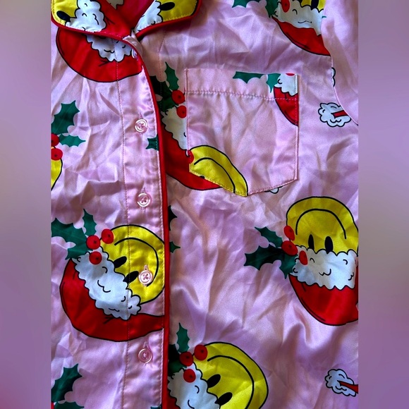 NEW ART CLASS Smiley Faces With Santa Hat Girls Button Down Christmas Pajamas. - Picture 10 of 11